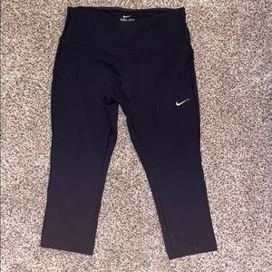 Nike Dri-Fit cropped leggings
